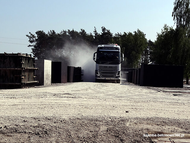 Magazyn szamb betonowych gotowych do transportu do Mysłowice - certyfikowane zbiorniki z atestem